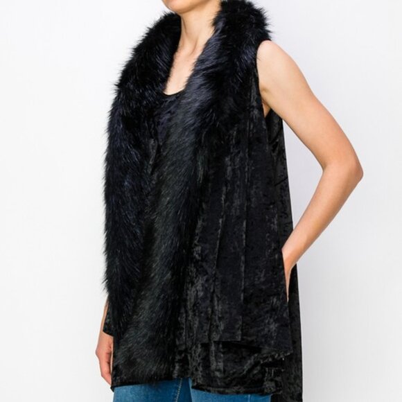 Origami Black Velvet Vest With Removable Faux Fur Collar - Picture 3 of 4